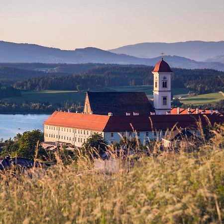 Stift St. Georgen Am Laengsee Sankt Georgen am Längsee Buitenkant foto