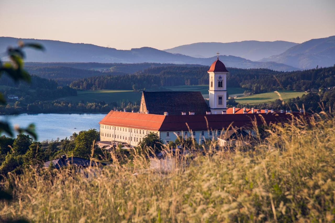 Stift St. Georgen Am Laengsee Sankt Georgen am Längsee Buitenkant foto